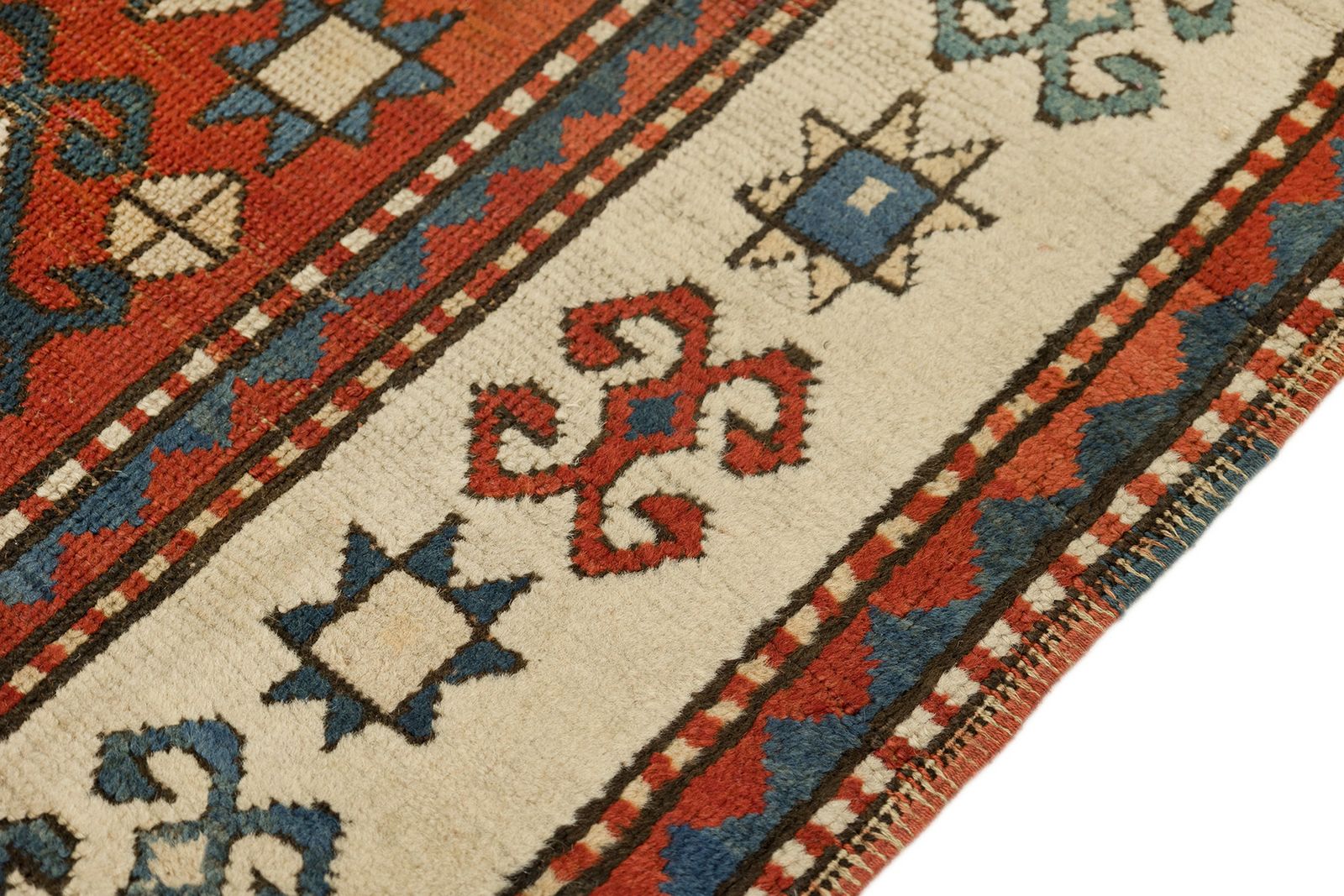 Antiek Kaukasisch Kazak tapijt, 260 × 182 cm, ca. 1900 photo vinterior