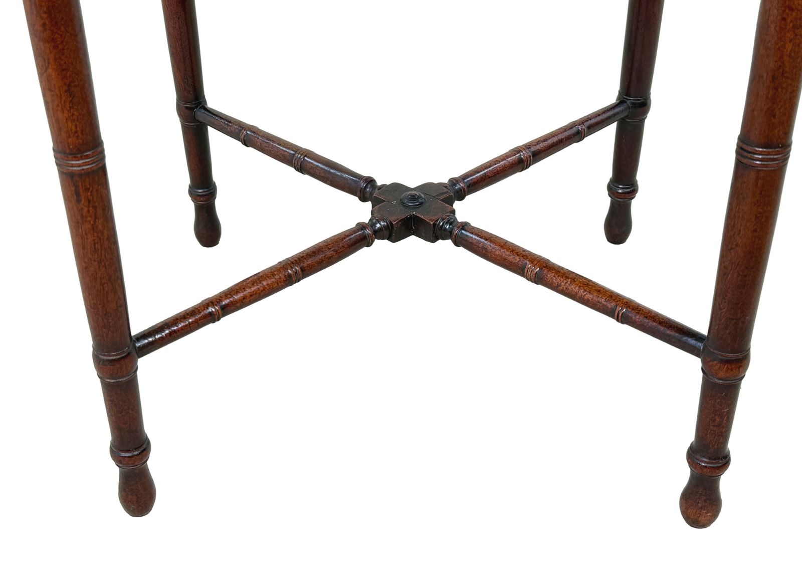 photo furniture Mahonie bijzettafel met ovaal blad, vroeg 19e eeuw, Georgian (Engeland, ca. 1815)