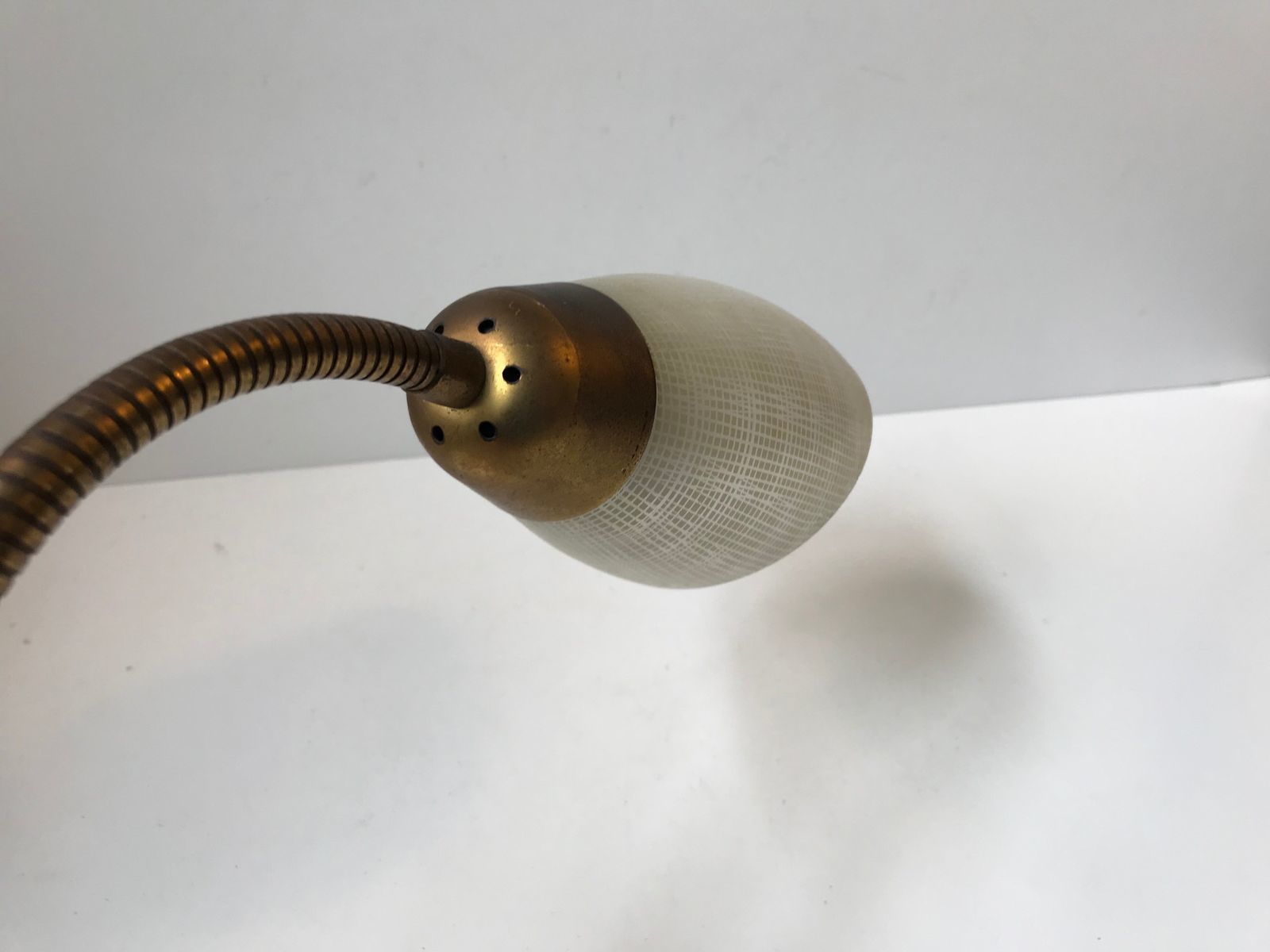 Applique murale scandinave moderne en laiton, cuivre et verre, années 1950 photo buy