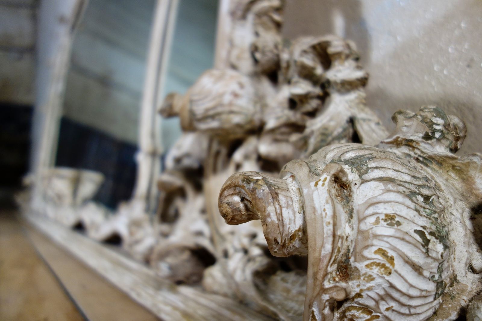 photo furniture 19th Century French Painted Rococo Wall Mirror