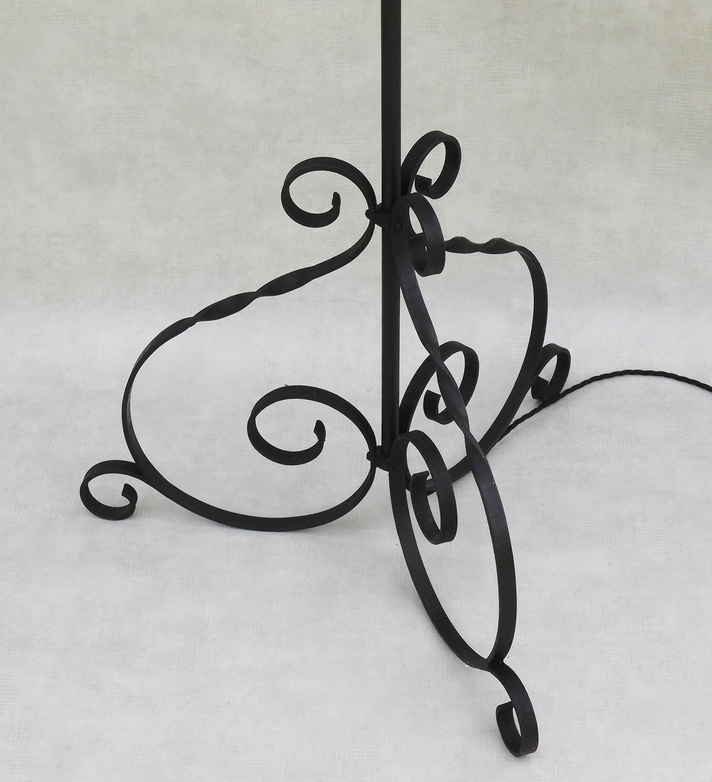 Lampadaire vintage en fer forgé, France, vers 1950 photo buy