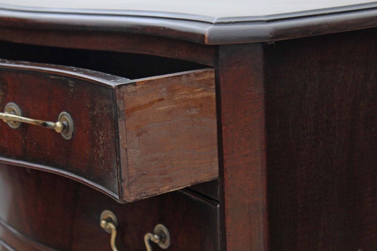 Georgian Revival Small Mahogany Serpentine Chest Of Drawers C1925. photo buy