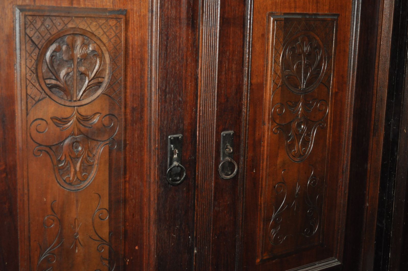 Original Antique Hungarian Armoire, Circa 1880s photo vinterior