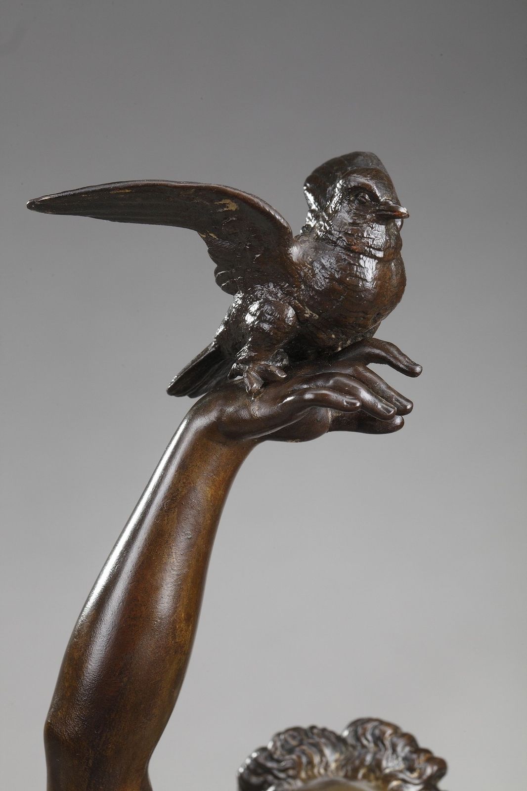 Sculpture en bronze « Woman With Doves », par Charles Alphonse Gumery photo for sale