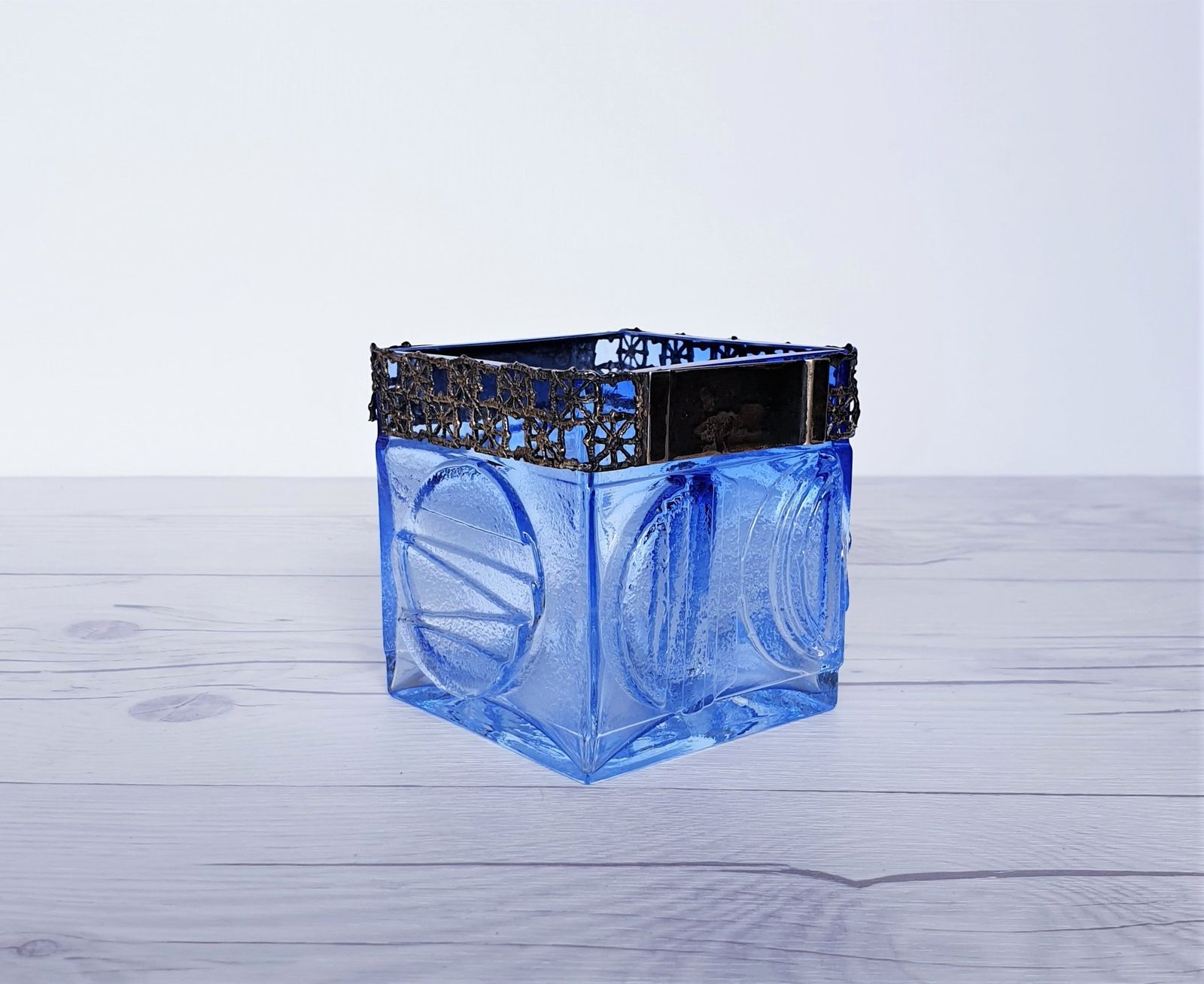 Pentti Sarpaneva, Oy Kumela For Turun Hopea 1972 Modernist Silver And Blue Art Glass Vase, Finnish photo vinterior