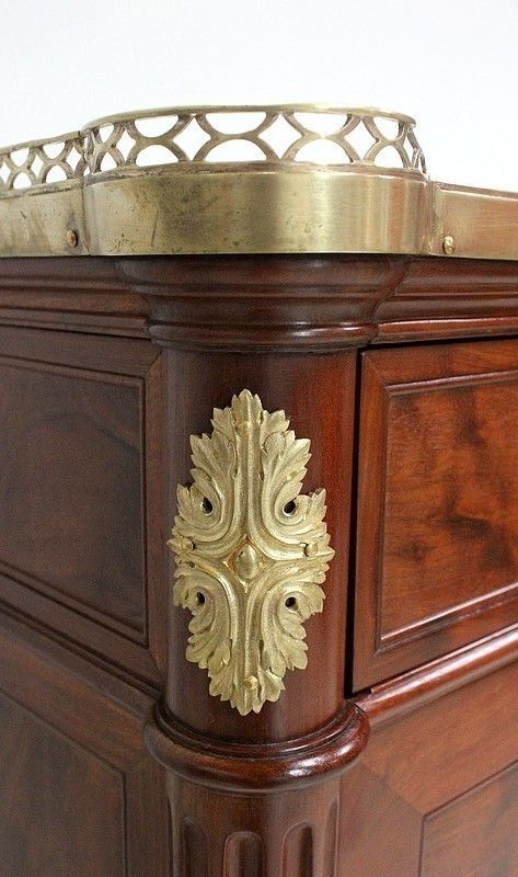 5363.21 Spotted Mahogany Secretary, Louis XVI, 2nd Half Of The 18th Century photo