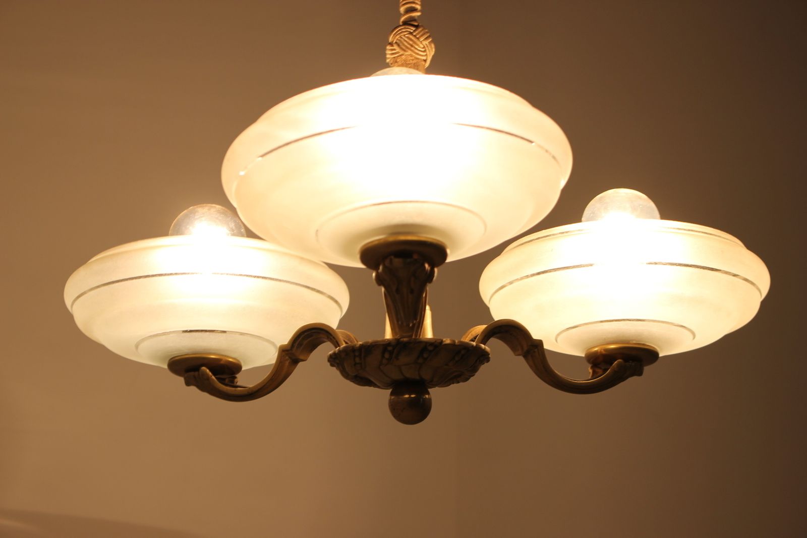 Big Art Deco Chandelier, 1930´S. photo vinterior