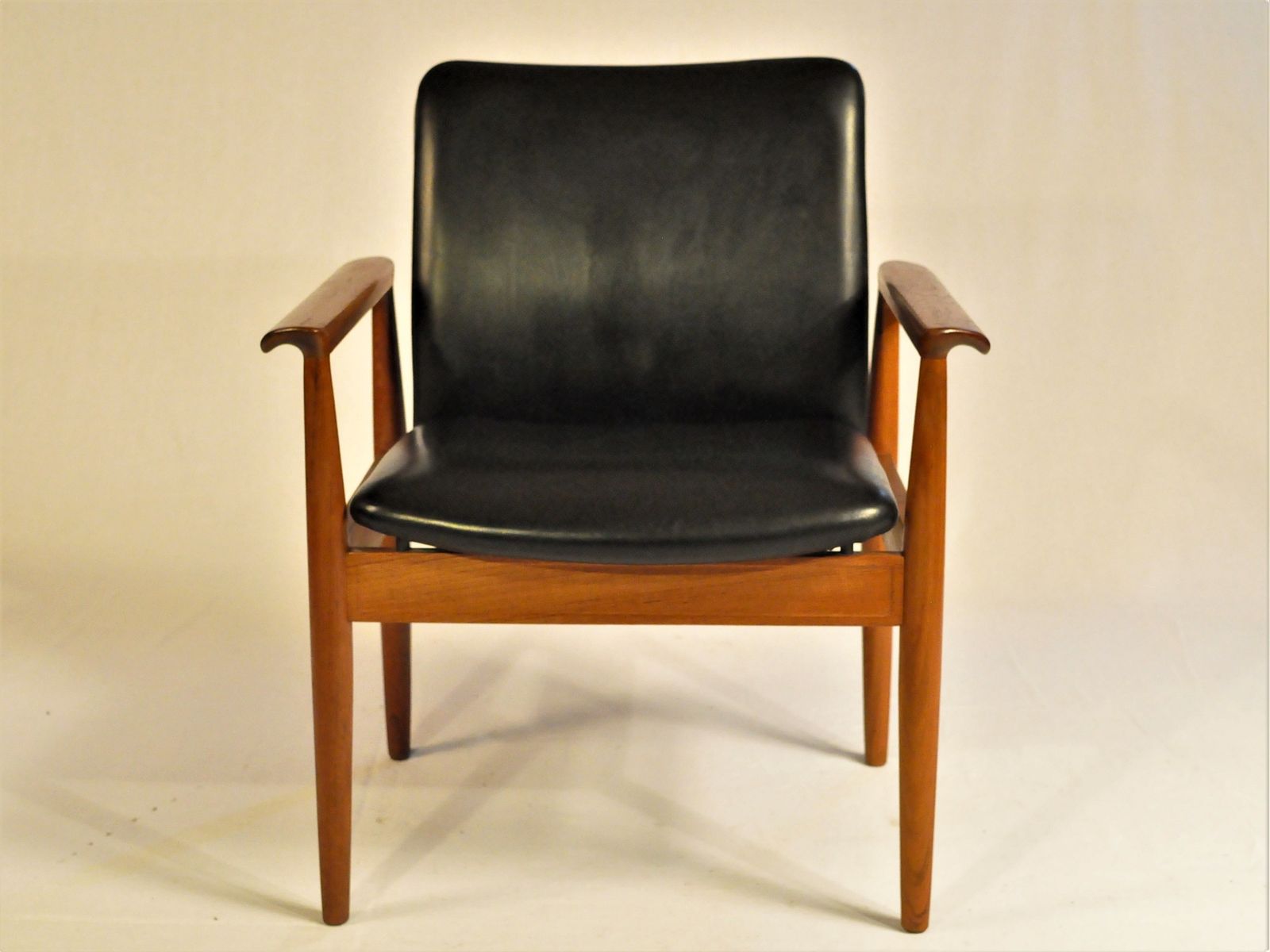 1960s Finn Juhl Model 209 Diplomat Chair In Teak And Black Leather By Cado