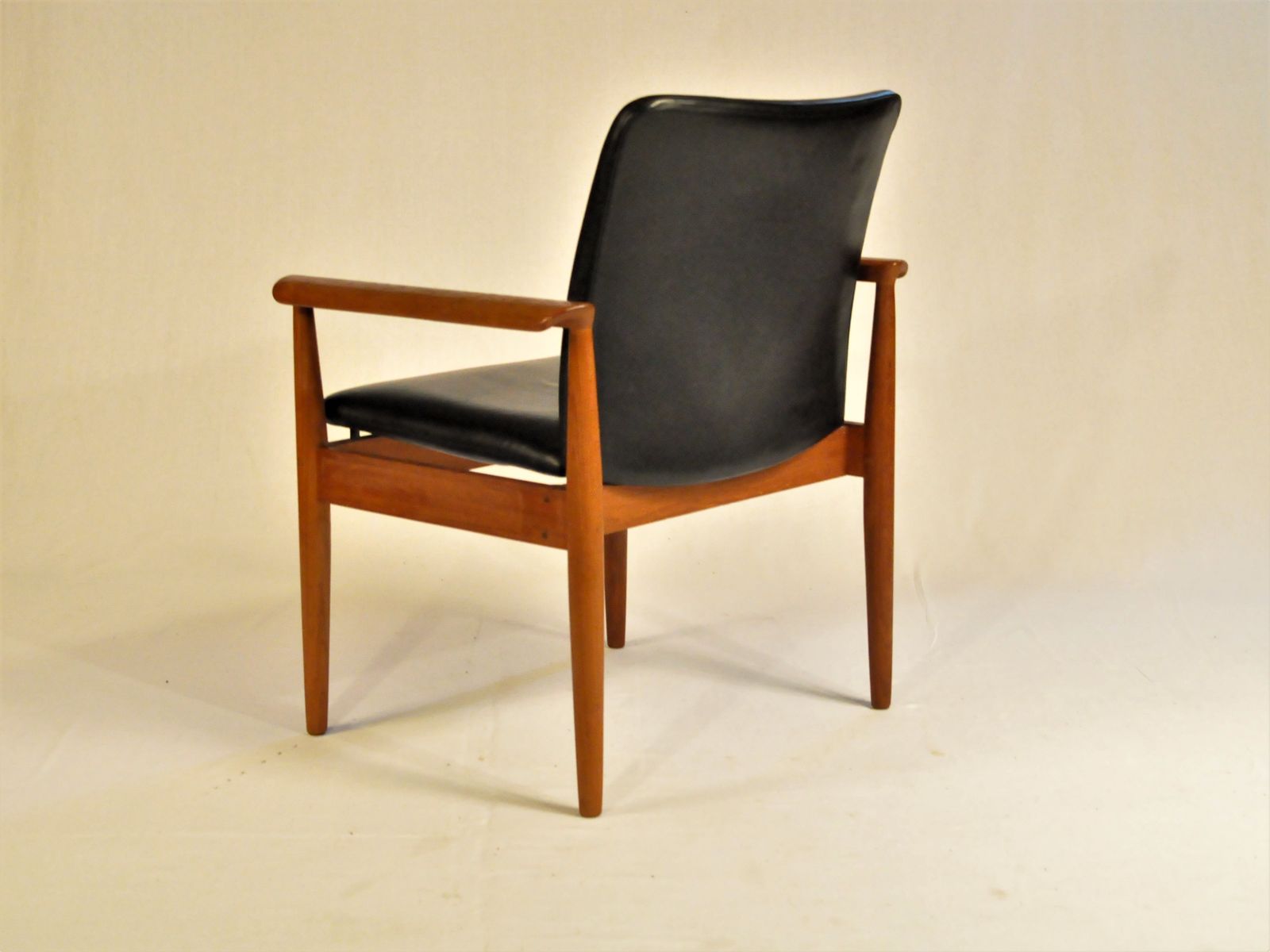 1960s Finn Juhl Model 209 Diplomat Chair In Teak And Black Leather By Cado photo Furniture