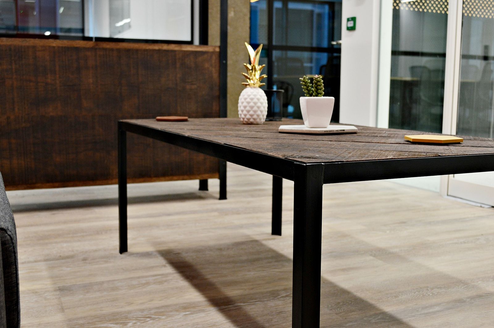 Angolo Character Oak Coffee Table photo Furniture