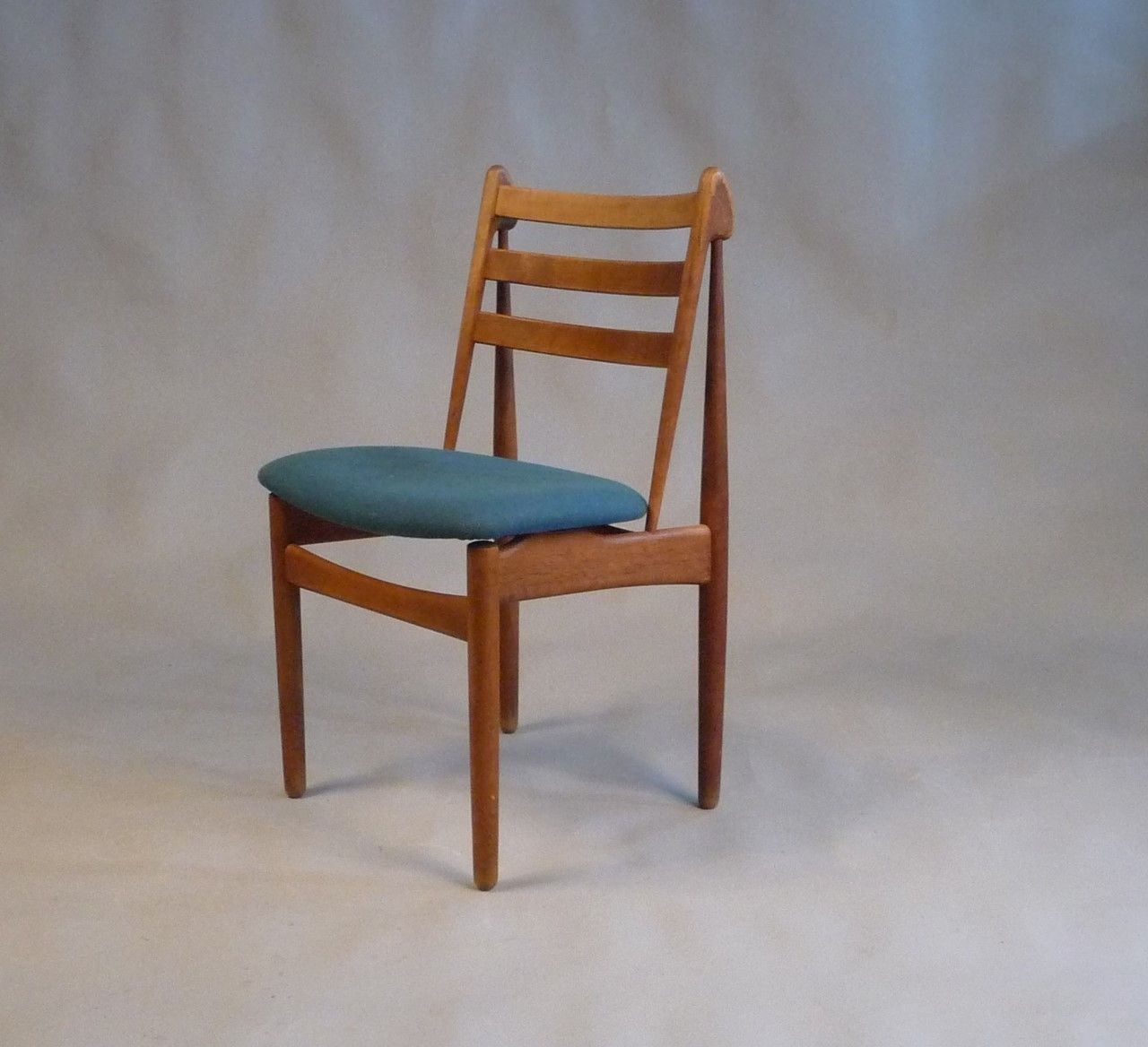 1950s Five Poul Volther Model J60 Dining Chairs In Oak, Blue/Green Fabric   Fdb photo furniture