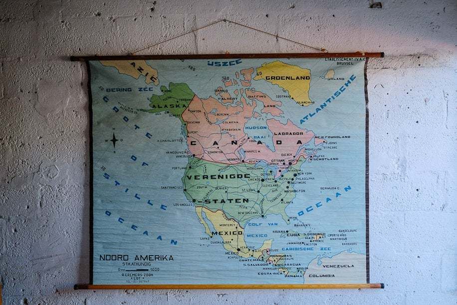 Original Huge Vintage Flemish Educational School Wall Chart North America USA Map Geography Hand Painted Beautiful Rare Canada Mexico photo furniture