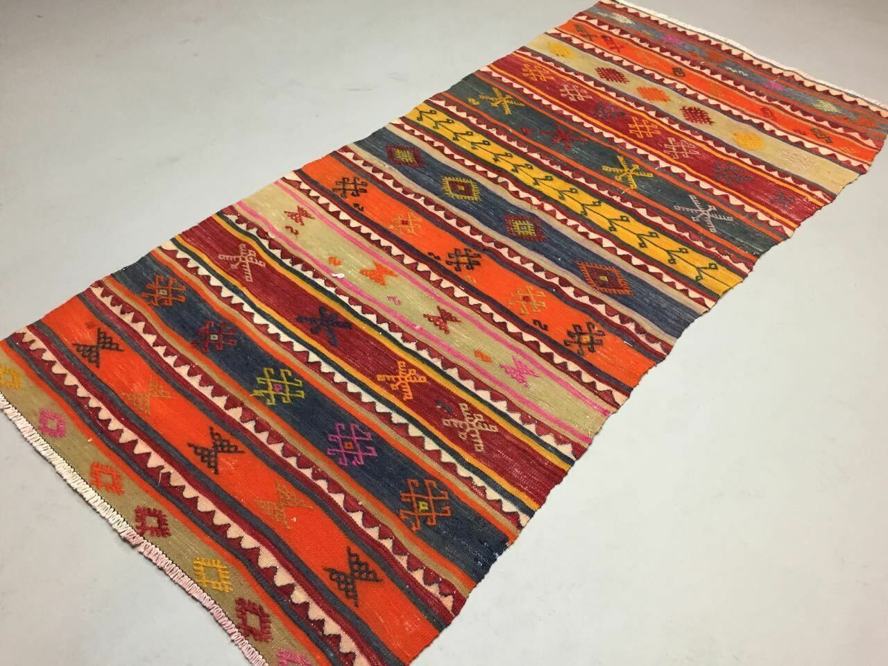 Old Turkish Kilim Runner 202x90cm, Shabby Chic, Vintage Kelim Rug, Small Kilim photo furniture
