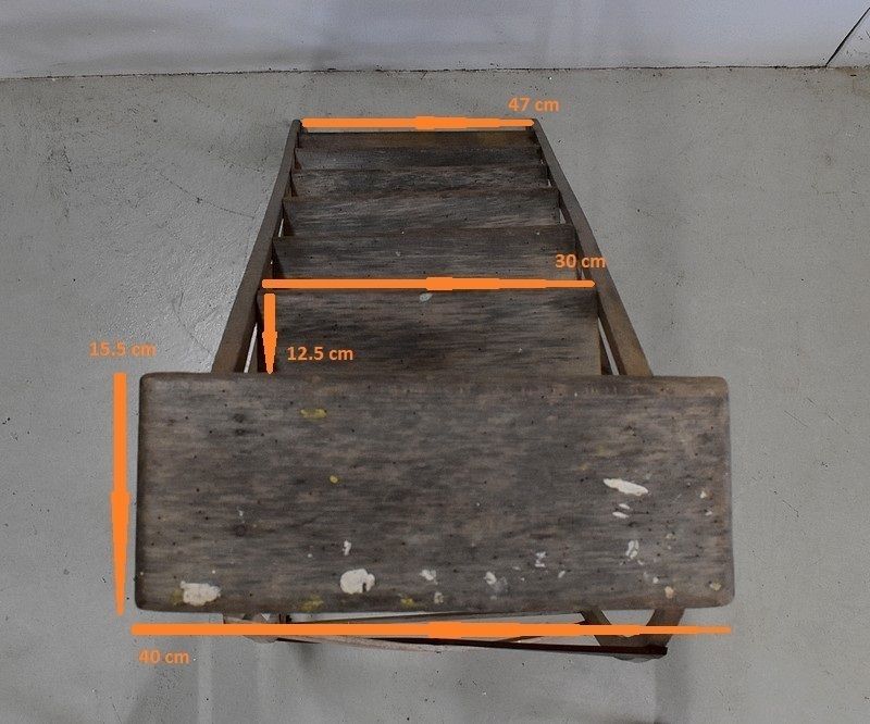 Foldable Beech Work Stool   1940s photo vinterior