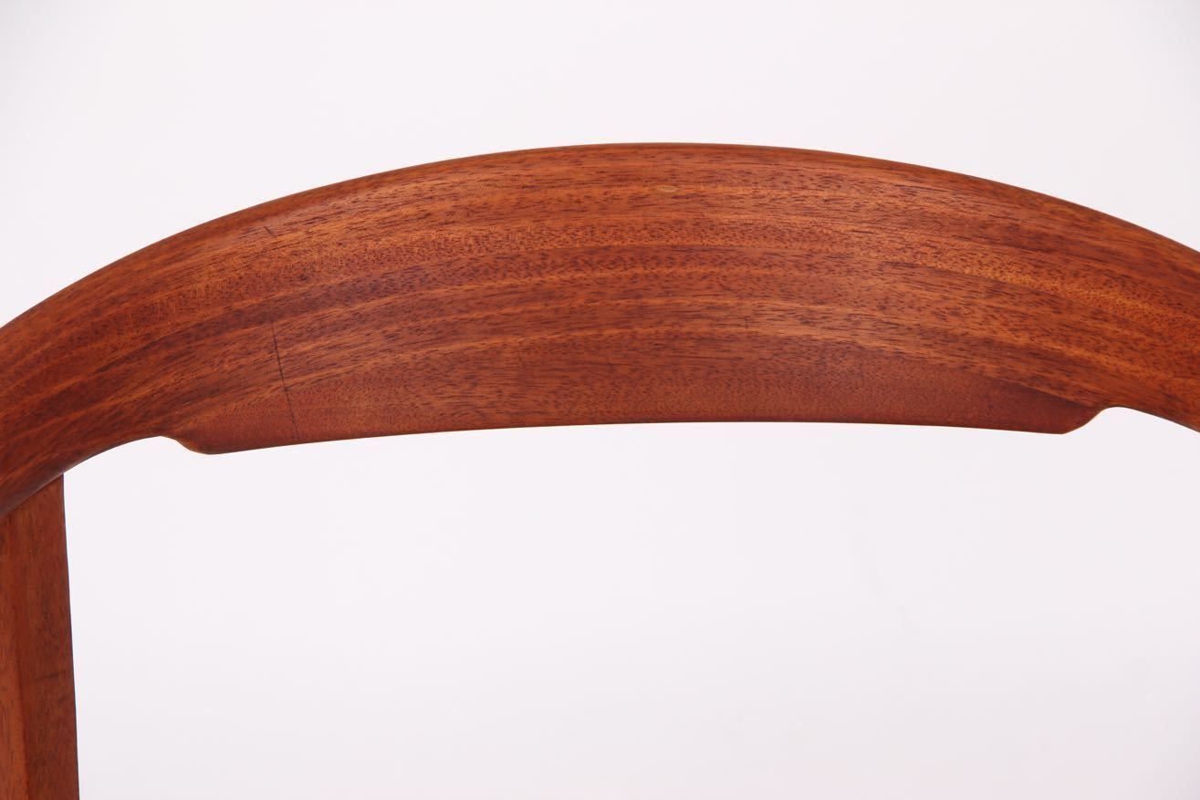 photo furniture Armchair, Pp208, By Hans J. Wegner, Pp Møbler Denmark. Mahogany And Black Leather.