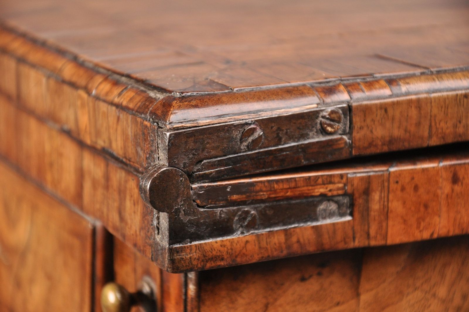 Fine Early 18th Century Walnut Bachelors Chest photo 28000.0