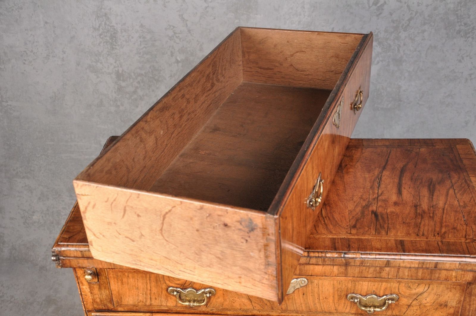 Fine Early 18th Century Walnut Bachelors Chest photo buy