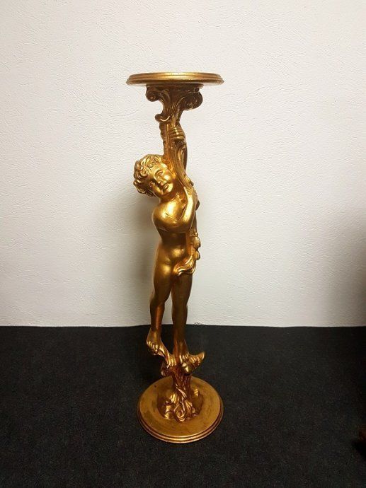 photo furniture Gold Wooden Pillar With Angel Motif