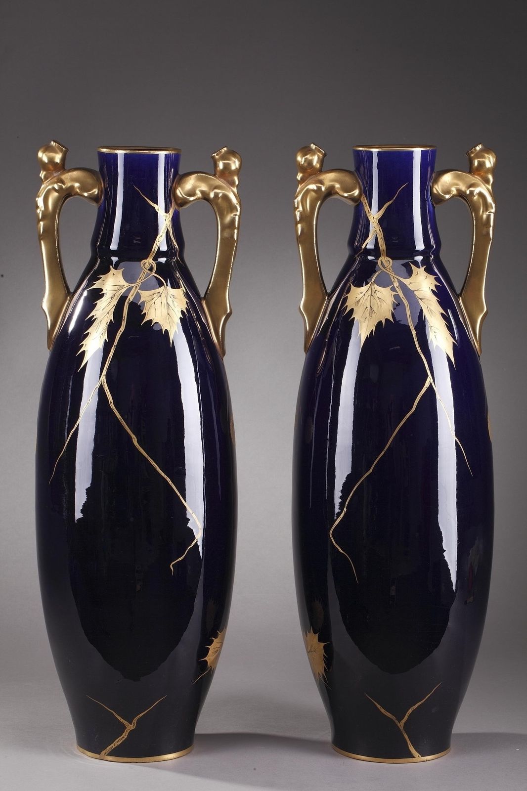 Vases en céramique bleue Gustave Asch photo furniture