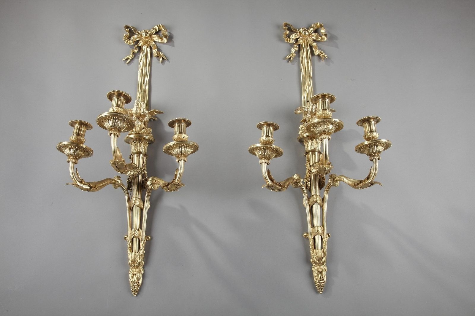 Grandes appliques murales de style Louis XVI photo furniture