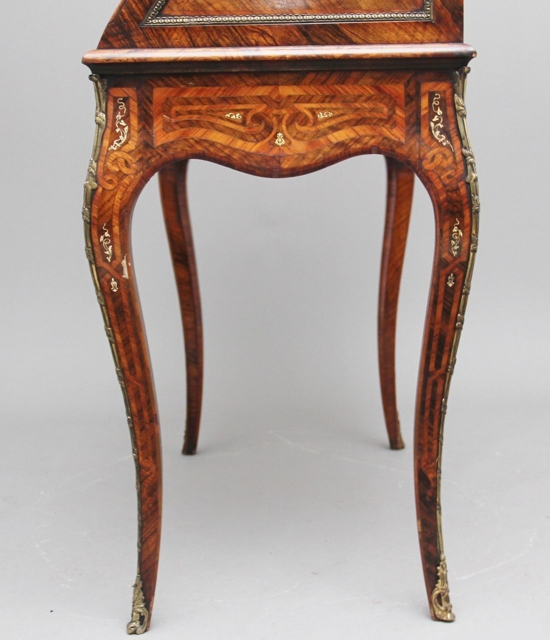photo furniture 19th Century Walnut And Kingwood Bureau De Dame