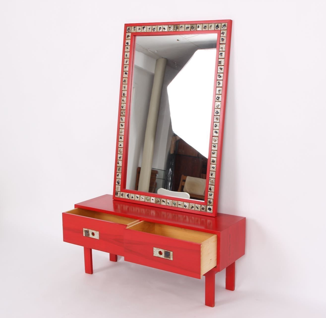 photo furniture Poul Nørreklit. Chest Of Drawers And Mirror. Select Form Denmark. 1970s Design Retro.