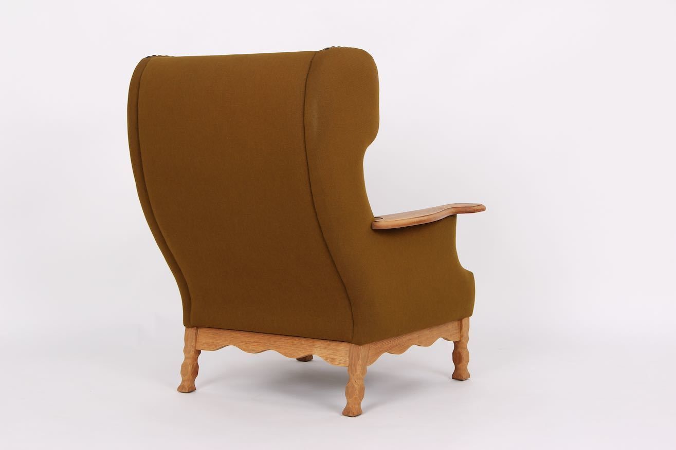 Danish Loungechair, 1970 Design In Solid Oak And Wool Fabric. photo vintage