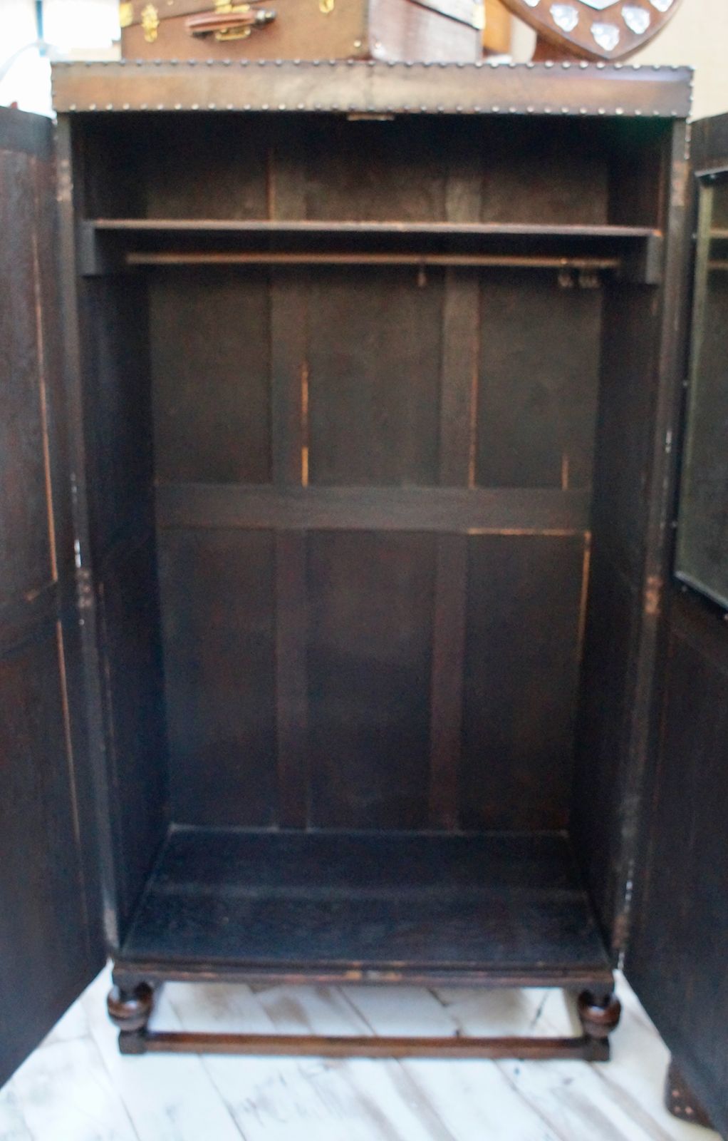 photo vinterior Victorian Leather Bound Wardrobe