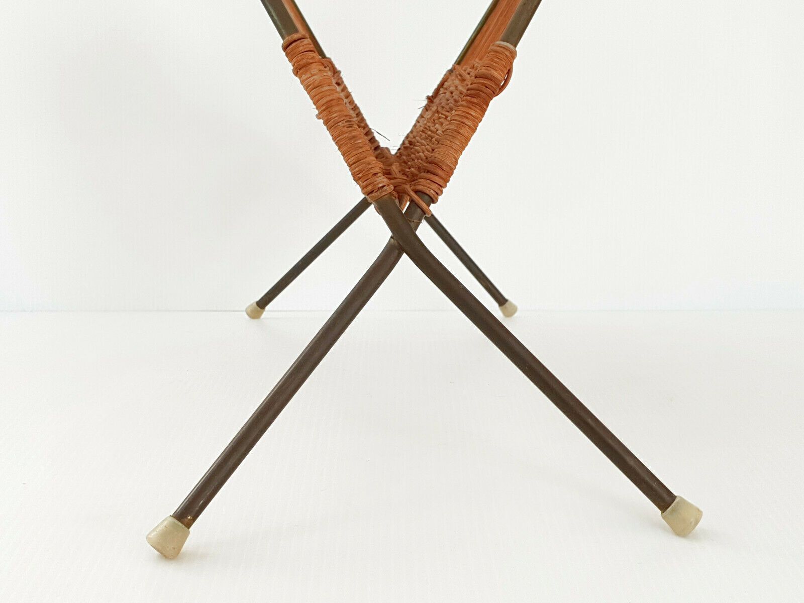 1950s Triangle Magazine Rack In Wicker & Steel 50s 50s Rockabilly photo buy