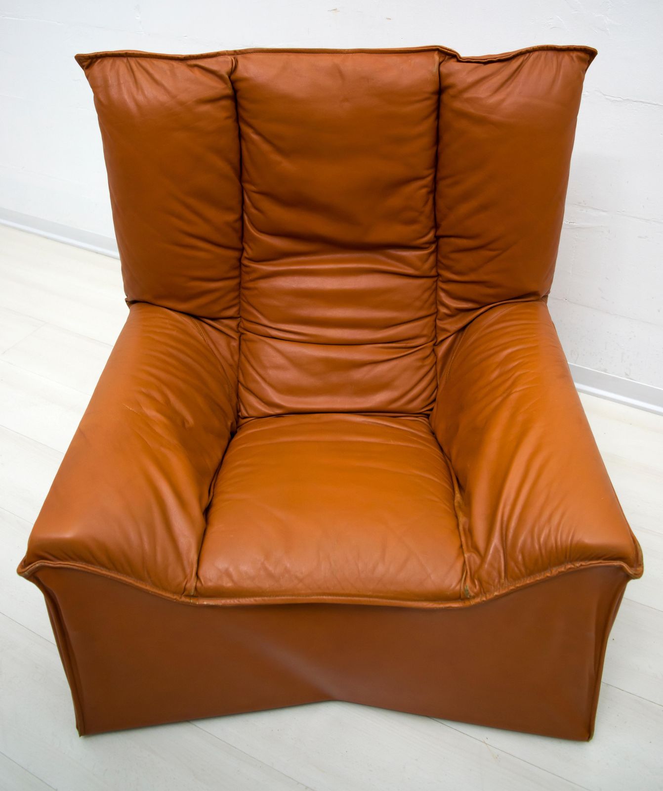 Pair Of Mid Century Modern Italian Real Leather Armchairs By Cinova, 1964s photo vinterior