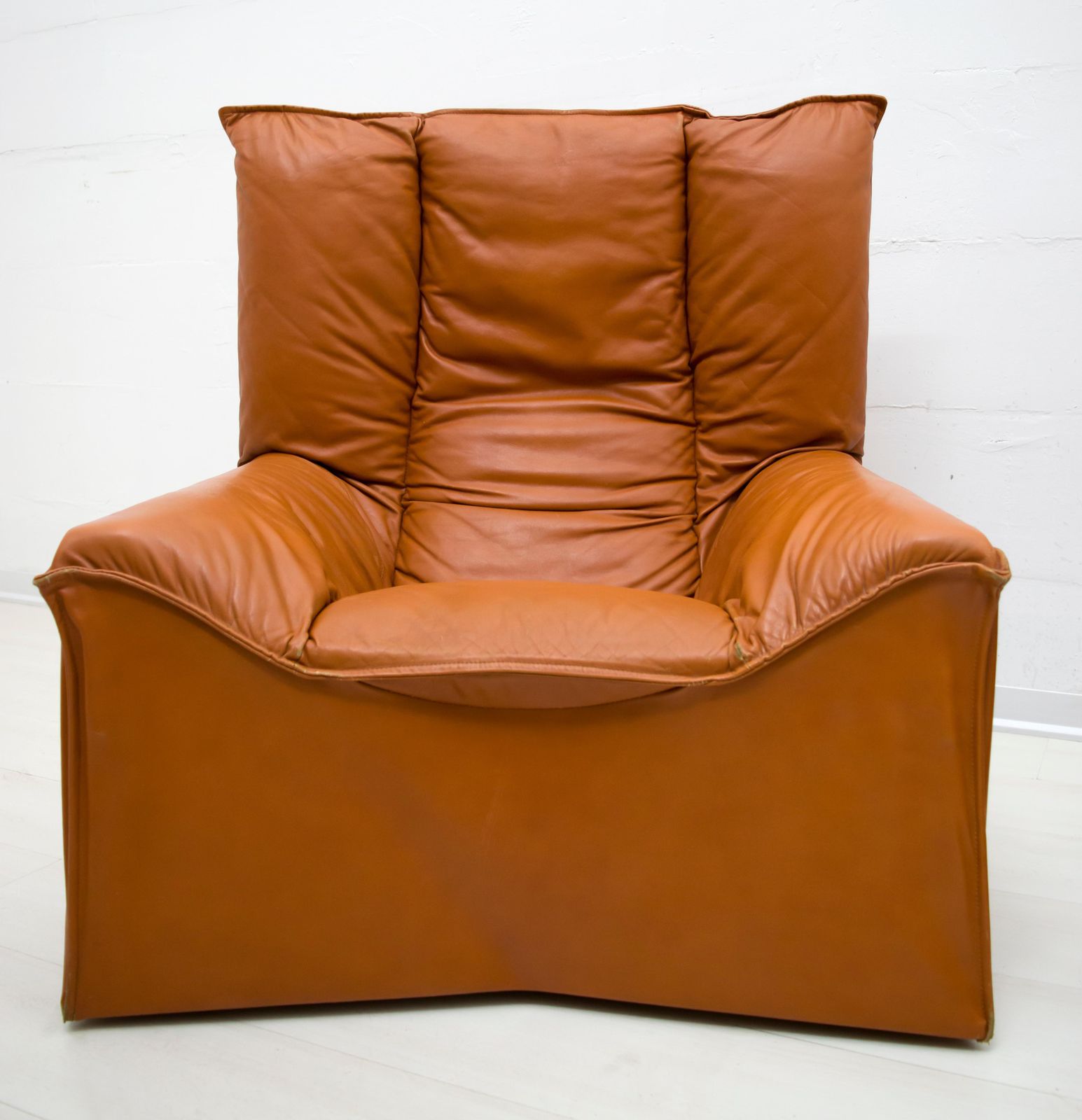 Pair Of Mid Century Modern Italian Real Leather Armchairs By Cinova, 1964s photo vintage