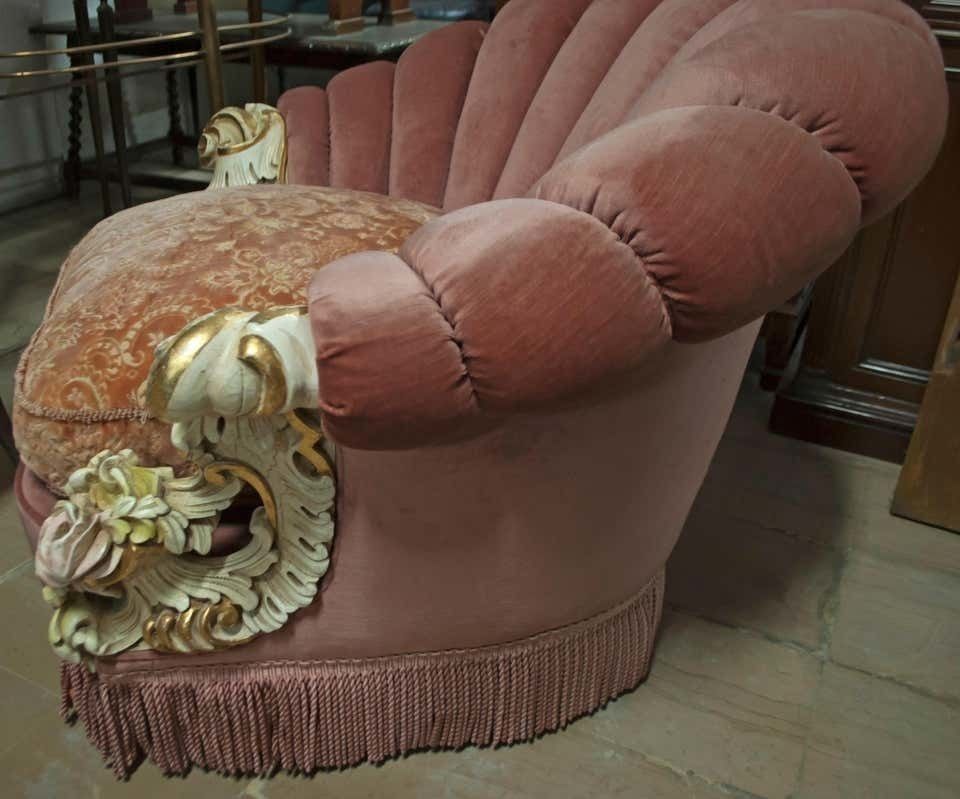 photo vintage Midcentury Venetian Baroque Fancy Velvet Sofa With Two Armchairs, 1950s