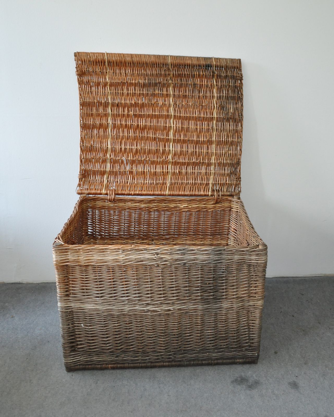 Very Large Vintage Basket With Lift Top Lid photo furniture