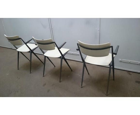 White Chairs By Pyramid Wim Rietveld For Ahrend De Cirkel, 1964, Set Of 3 photo furniture