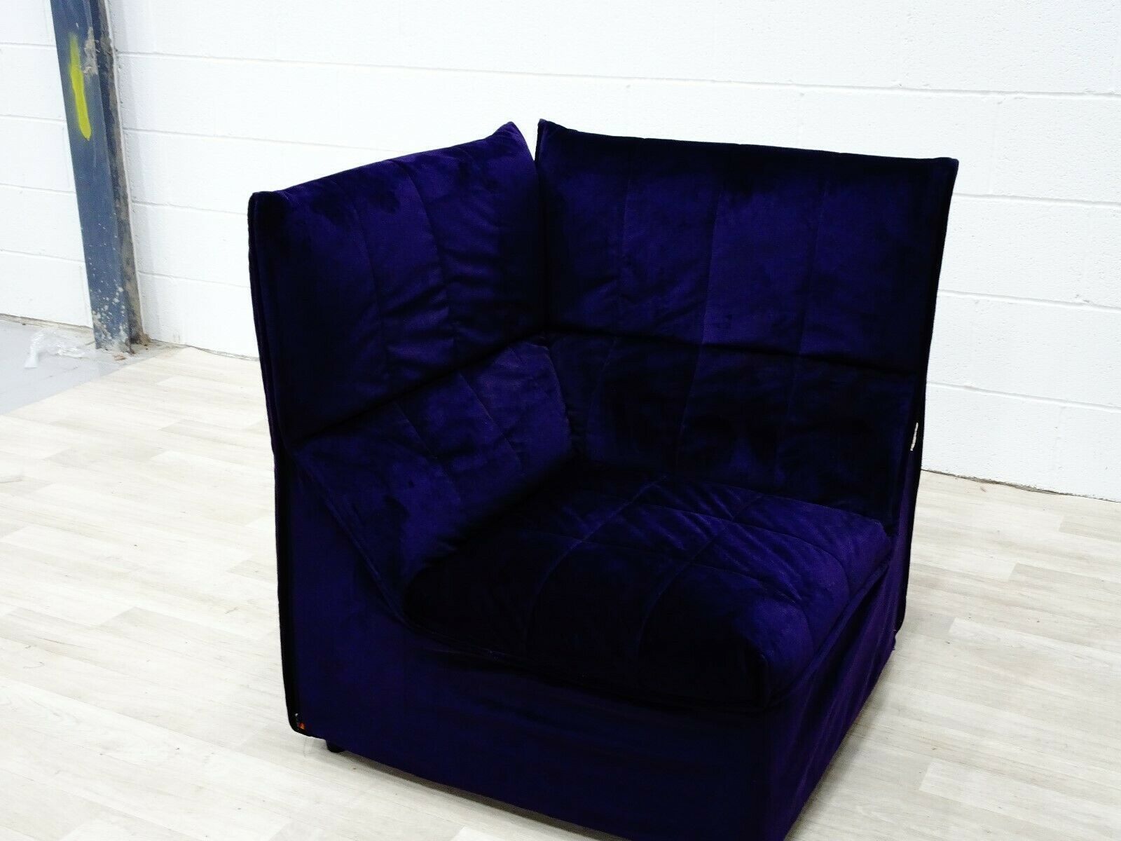 photo furniture Stunning Rare Bb Italia Baia Corner And Chair In Purple Velvet