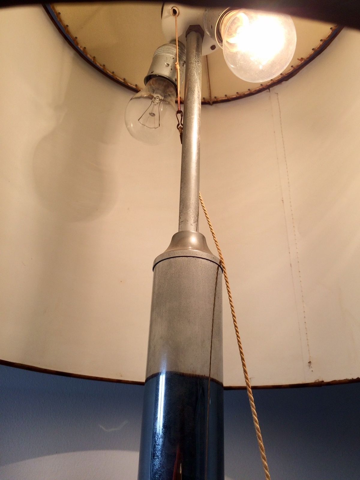 photo vintage Midcentury Original Italian Design 1970s Xl Chrome Table Lamp W Shade