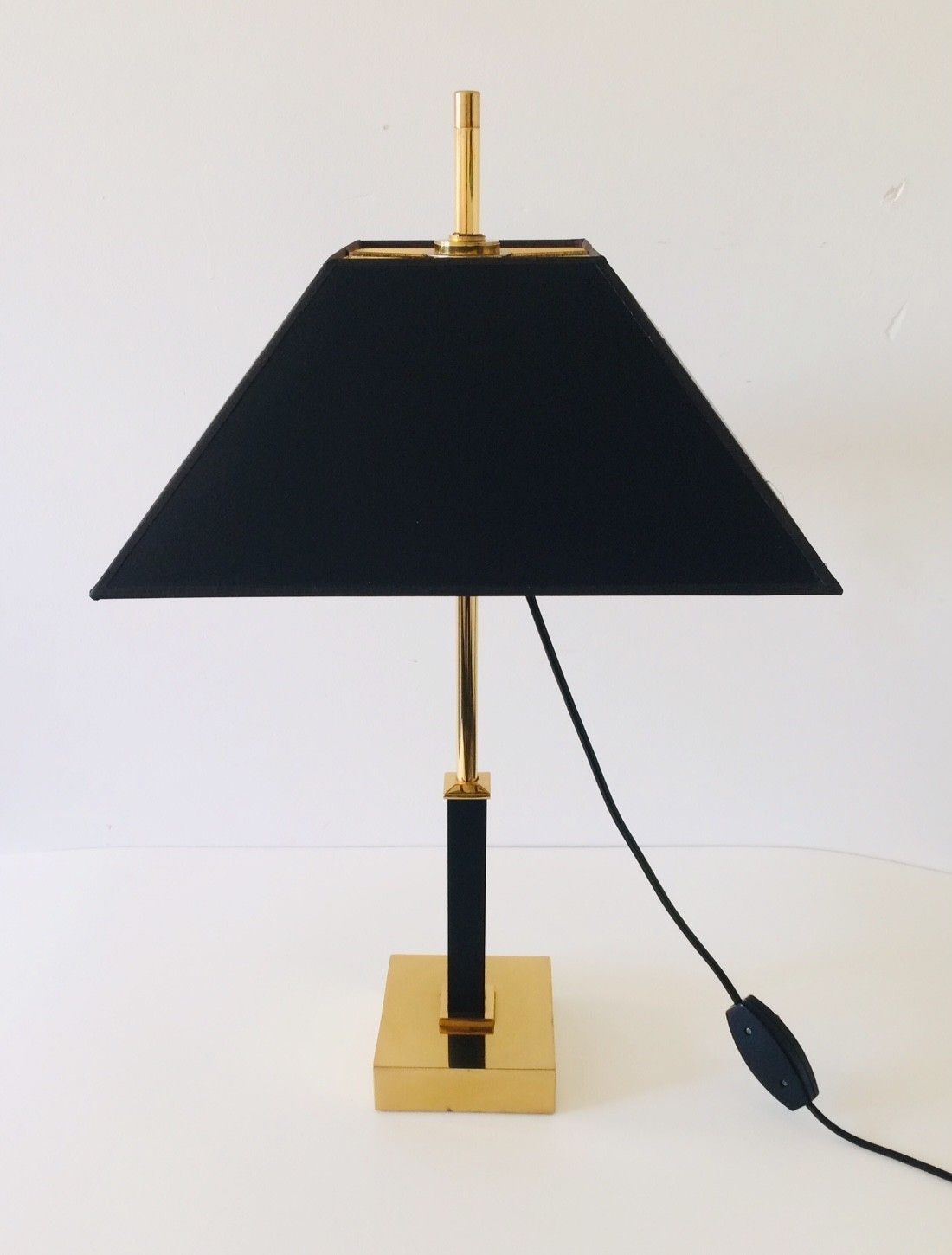 Hollywood Regency Jaren 1980 Deknudt Design Vierkante Messing Tafellamp Voor Maison Jansen photo vinterior