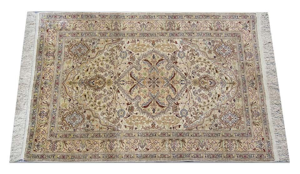 Magnificent Turkish Kayseri Silk Rug, Handmade Area Rug 107x168cm photo vinterior