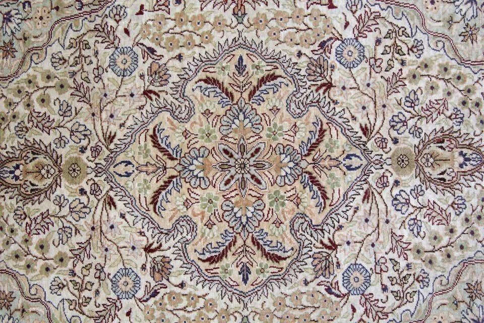 Magnificent Turkish Kayseri Silk Rug, Handmade Area Rug 107x168cm photo buy