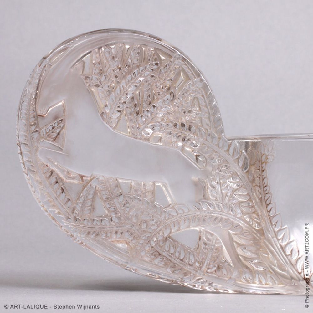 A Sint Hubert Table Center By R.Lalique Made In 1927 photo furniture