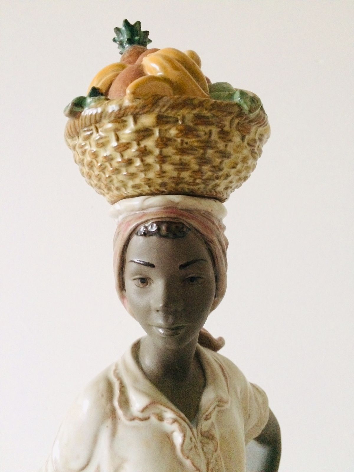photo vinterior Llardo Nao Antillana N° 406 Lady With Fruit Large Statue, Spain 1984