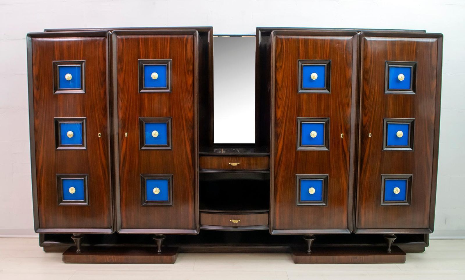 Guglielmo Ulrich Rare Mid Century Modern Italian Walnut Bar Cabinet, 1940s photo furniture