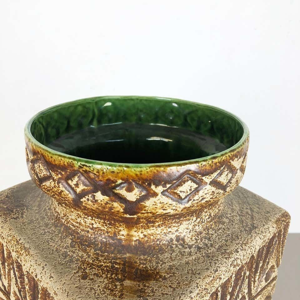 Large Fat Lava Pottery Floor Vase, Bodo Mans Bay Ceramics, Germany, 1970s photo vinterior