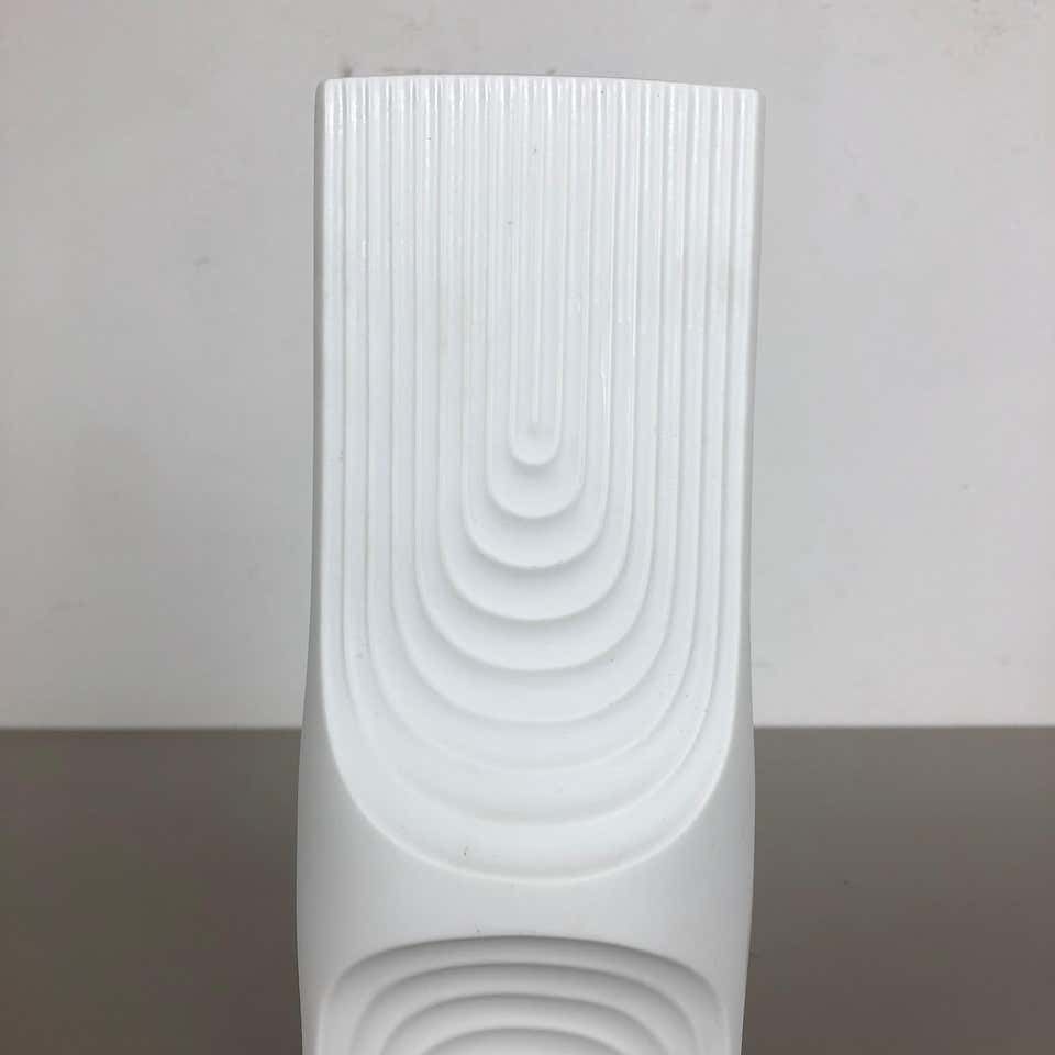 photo for sale Original 1970s Op Art Biscuit Porcelain German Vase Made By Ak Kaiser, Germany