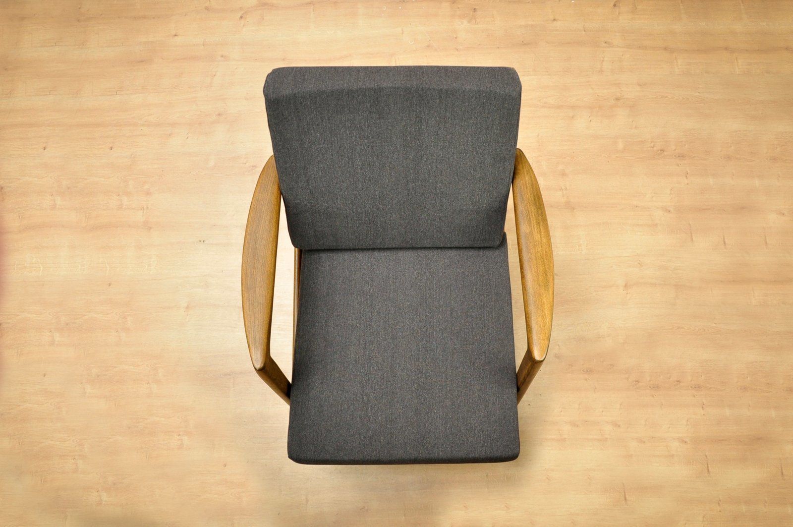 300 139 Armchair From Swarzędzka Factory, 1960s photo vinterior