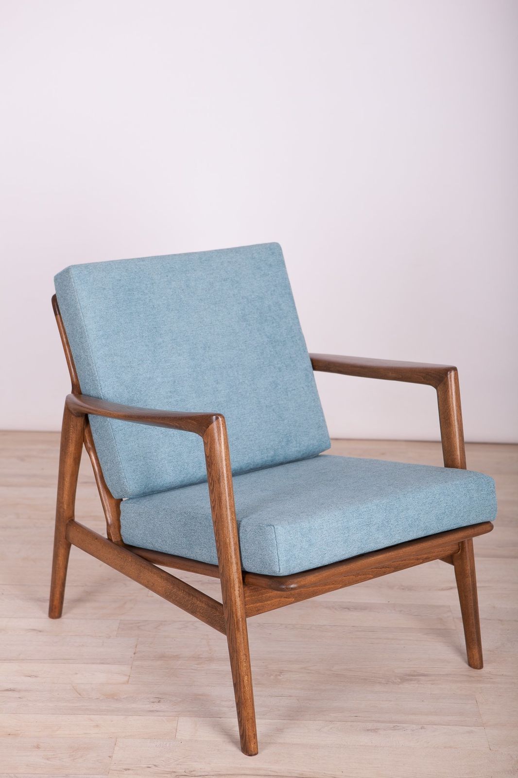 photo furniture 300 139 Armchair From Swarzędzka Factory, 1960s