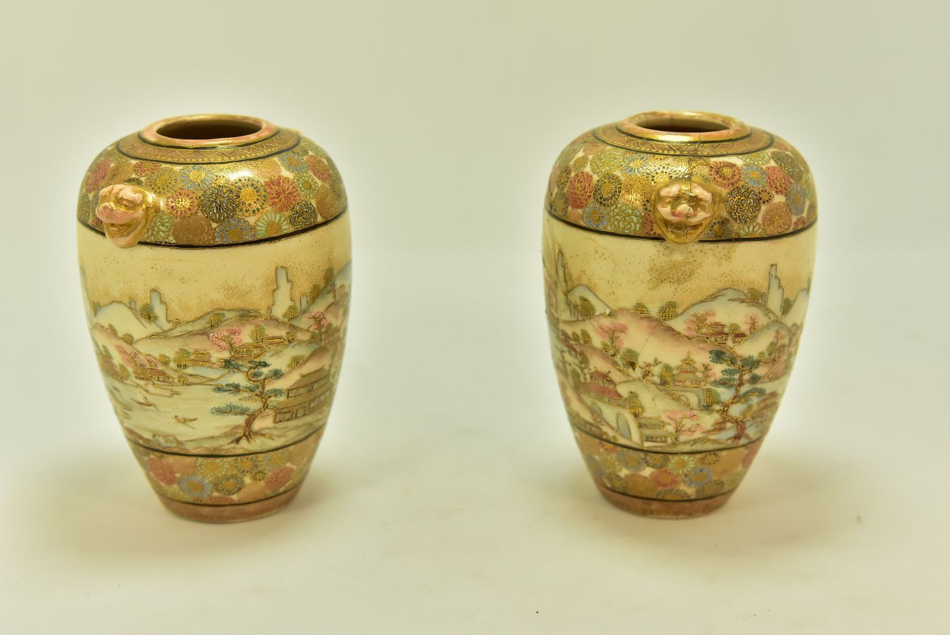 Japanese Satsuma Vase, Xi Xth Century photo furniture