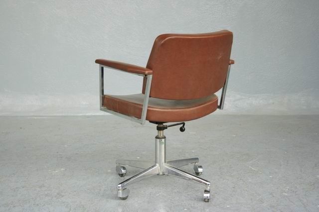 photo for sale Executive Chair In Leather 1960 Good Condition
