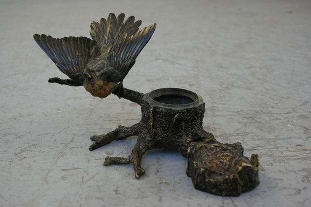 photo furniture Vienna Bronze Xi Xth Bird Inkwell