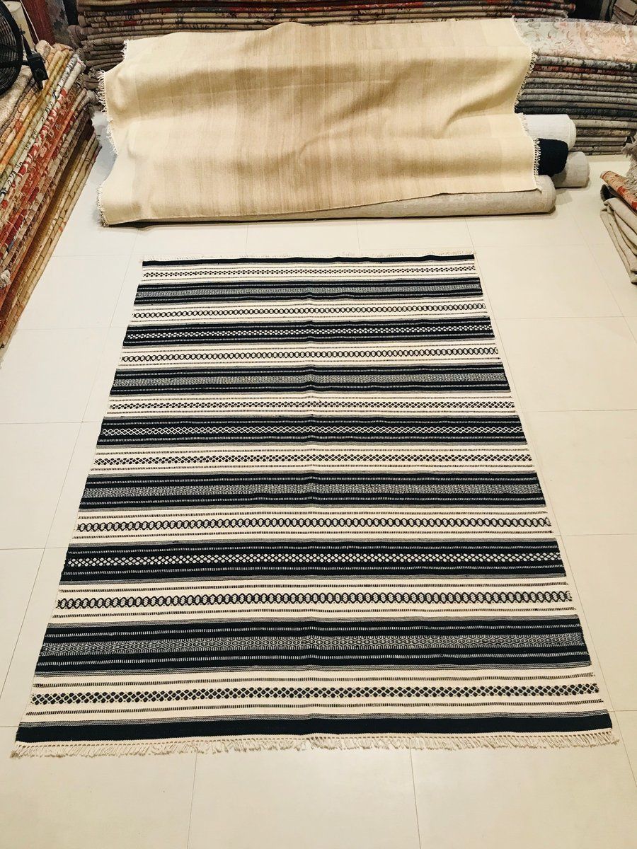 photo vinterior Handwoven Cotton And Wool Black And Beige Kilim Carpet, 1970s